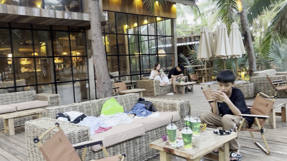 Tiệm Cà Phê Hừng Đông-2